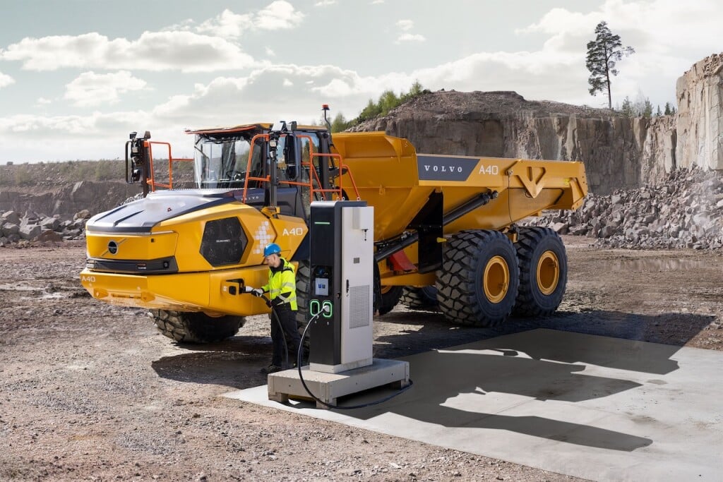 1024x683.2_1775805051_volvo-ce-starts-worlds-first-serial-production-of-electric-articulated-haulers-2