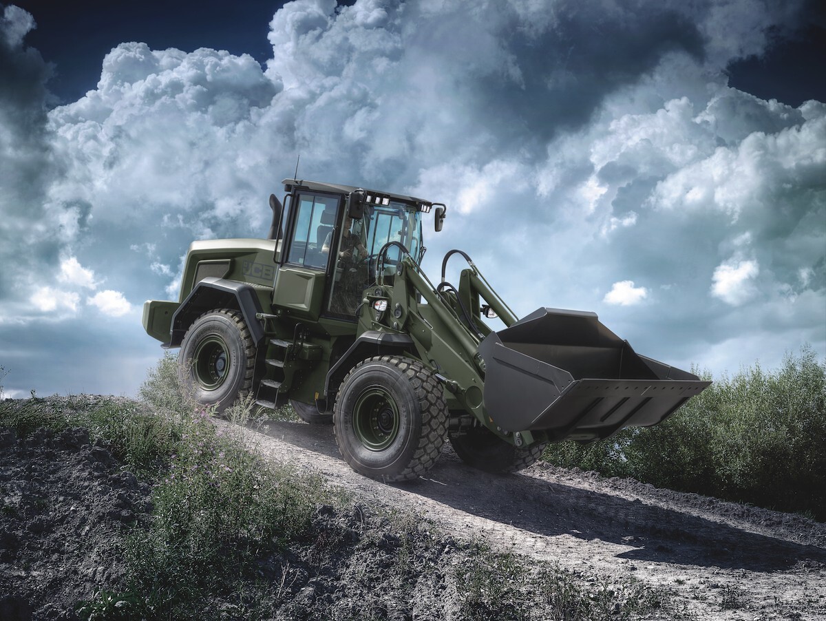 JCB has won a $205 m contract for militarised versions of its 437HT wheeled loader (1)