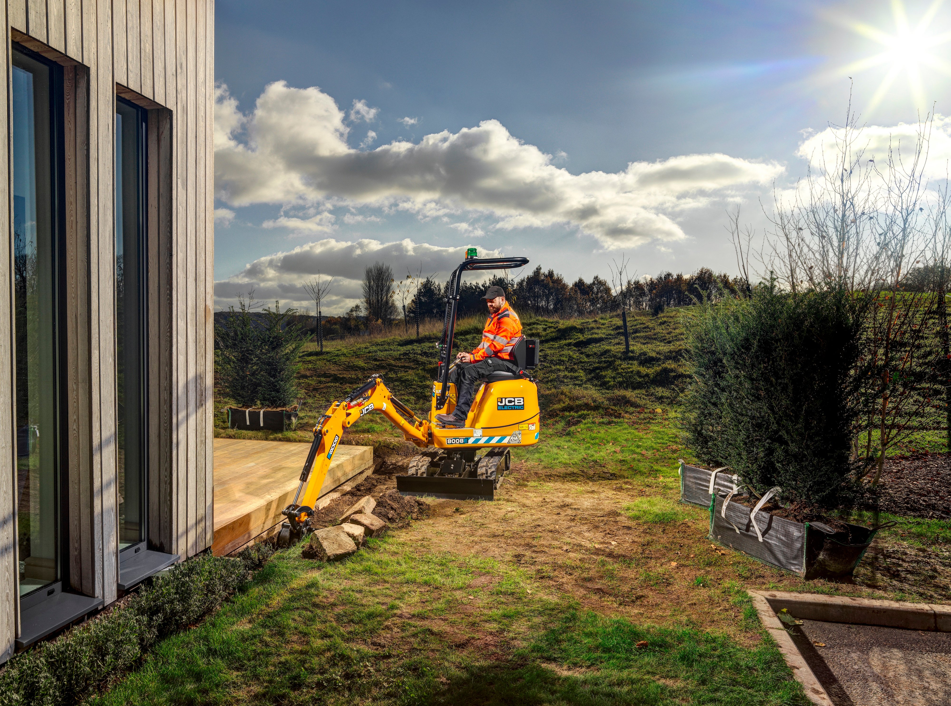 JCB_MICRO_8008E_ETECH_Press