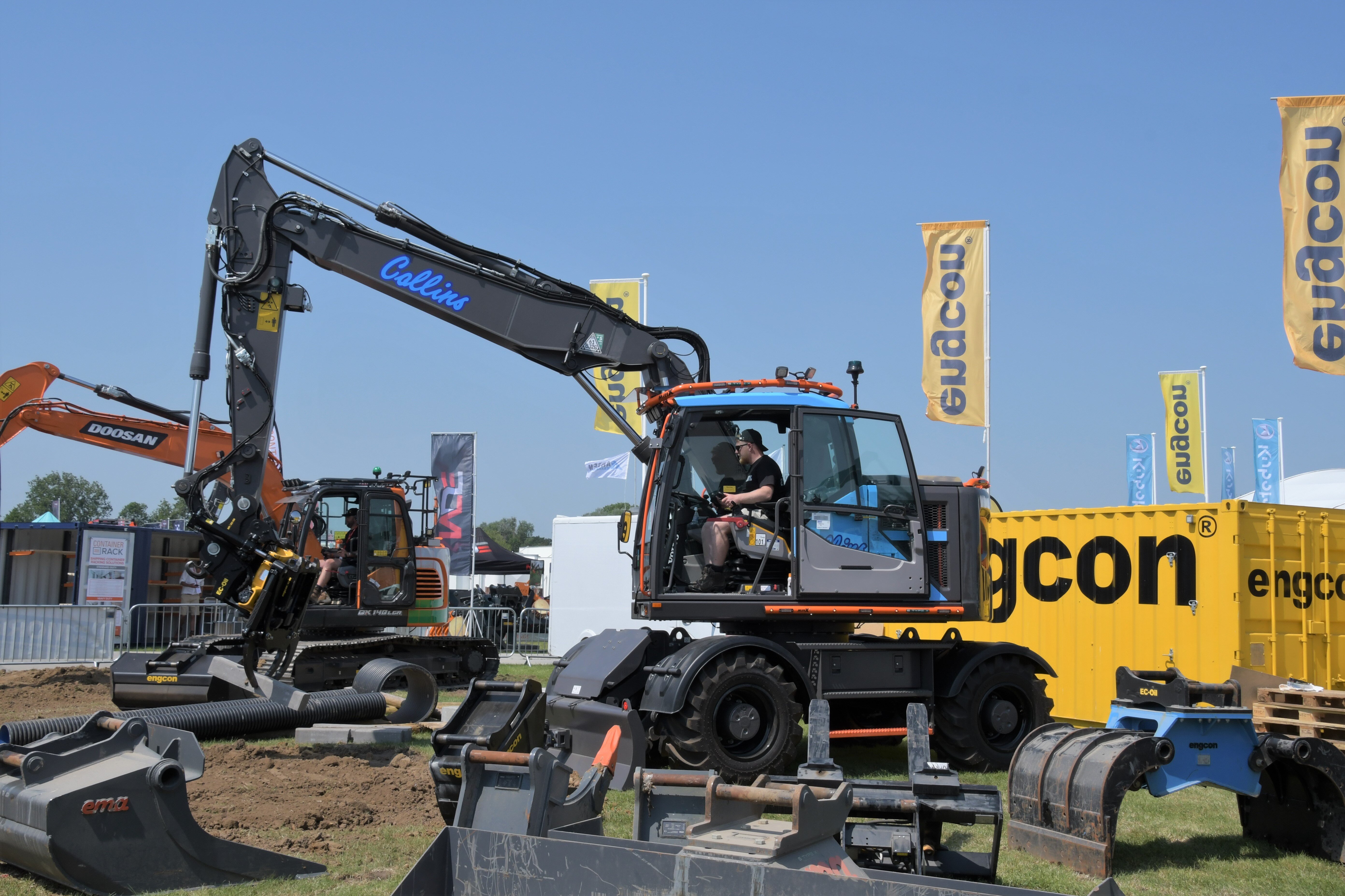 Plantworx Engon - Will Goldstone on his new Volvo EWR170E with full spec Engcon tilty-1