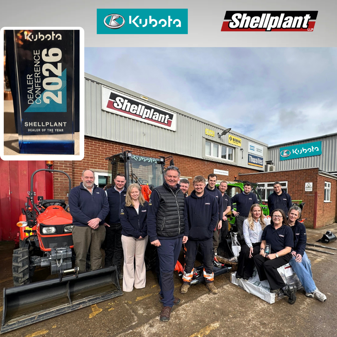 Shellplant Kubota Dealer of the Year Trophy and Team  (1)