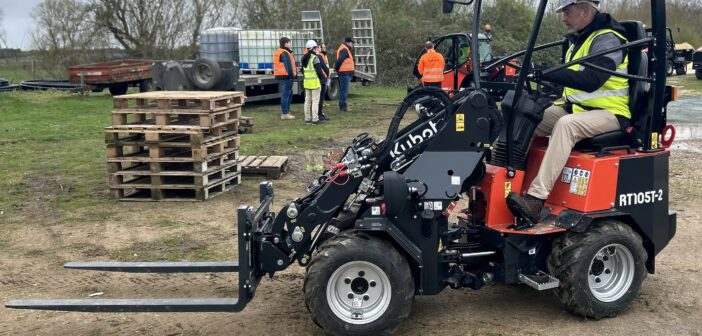 Kubota expands into the materials handling sector with NEW compact telehandler